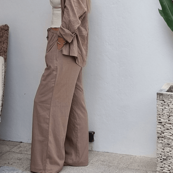 The Linen Pants in Taupe side view